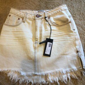 one x teaspoon size 27 cream skirt